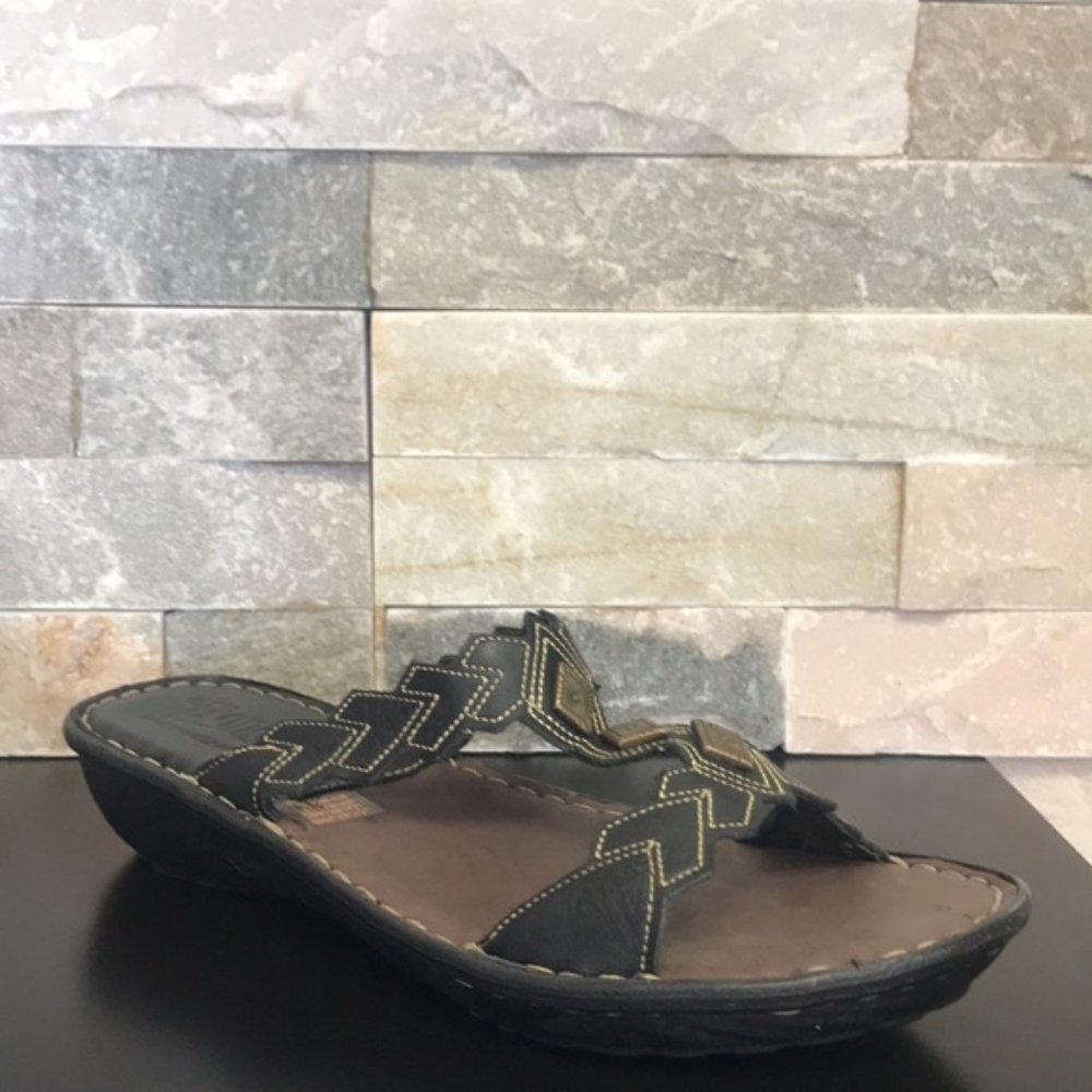 TSONGA Isamba Leather Sandals